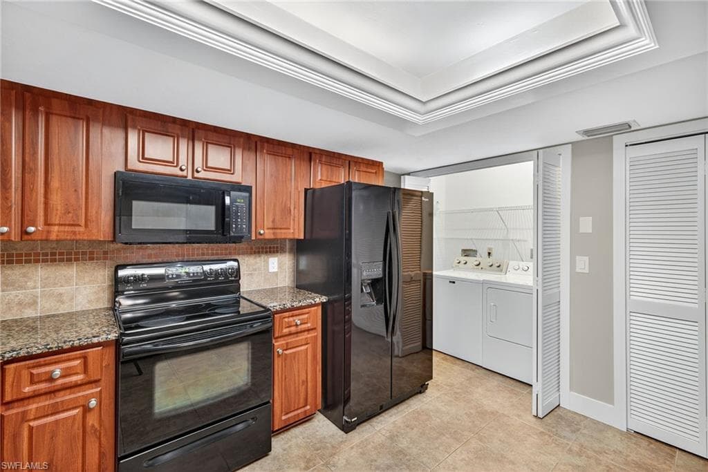 5490 Governors DR, FORT MYERS FL 33907-11