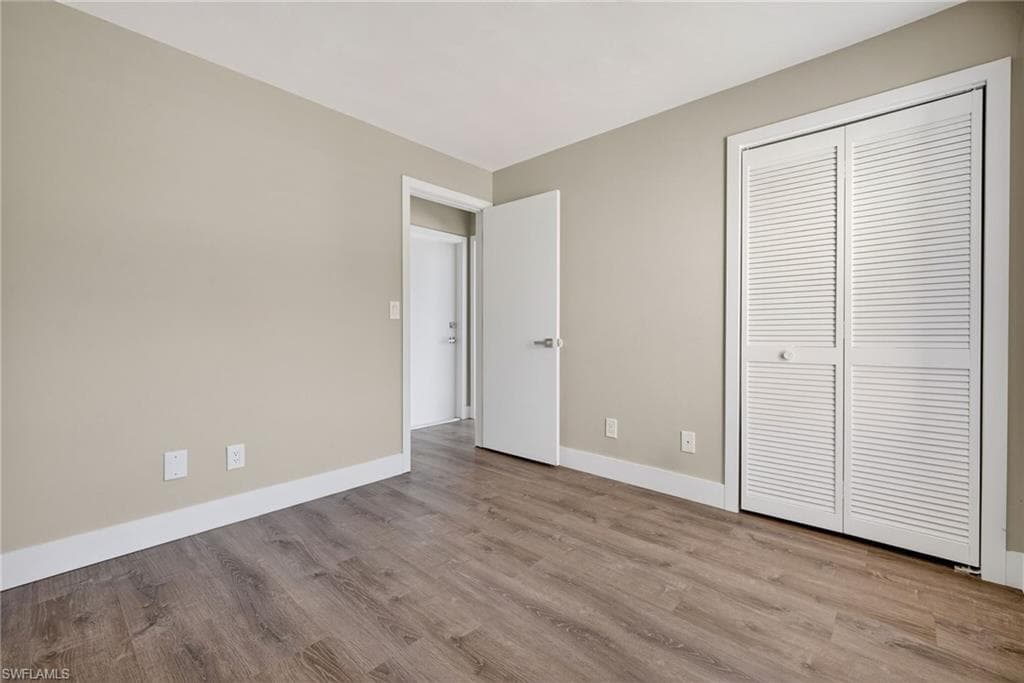 5490 Governors DR, FORT MYERS FL 33907-25