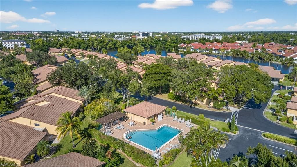 5490 Governors DR, FORT MYERS FL 33907-32