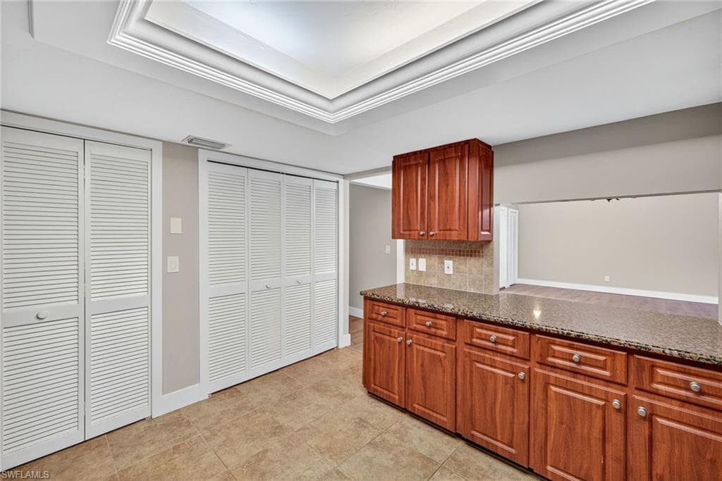 5490 Governors DR, FORT MYERS FL 33907-13