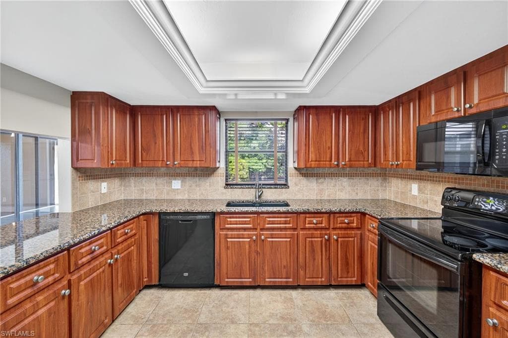 5490 Governors DR, FORT MYERS FL 33907-10