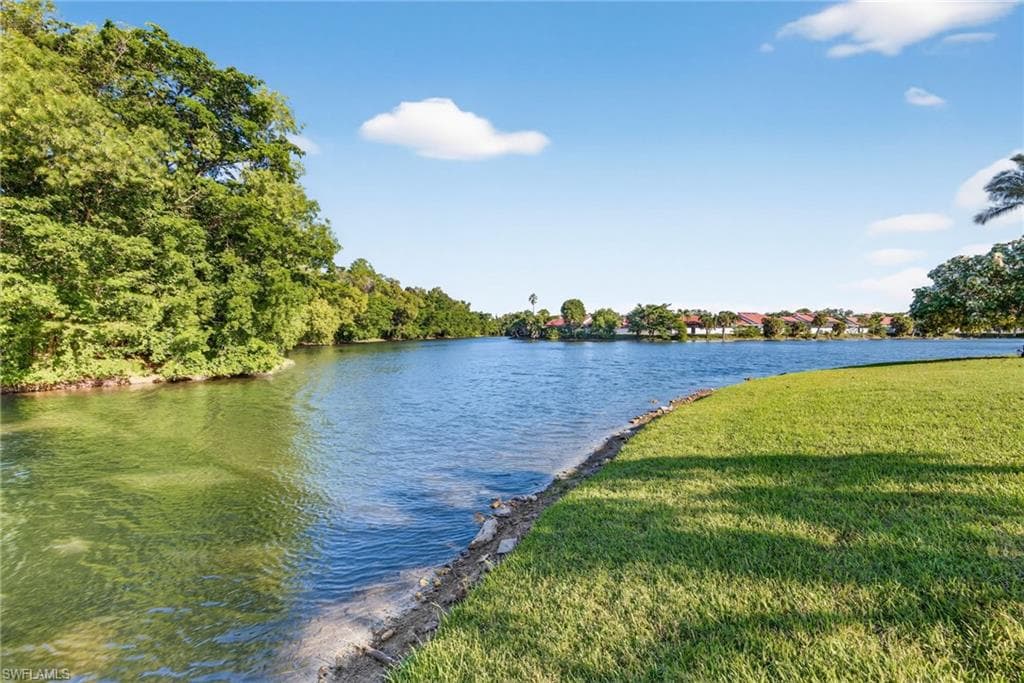 5490 Governors DR, FORT MYERS FL 33907-30