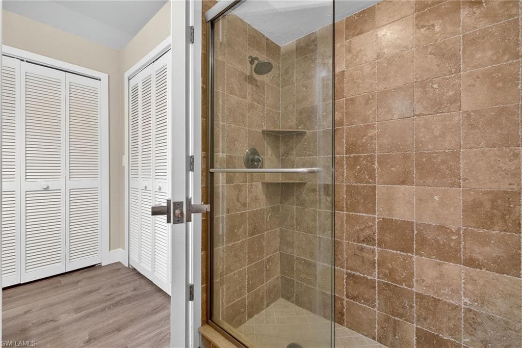 5490 Governors DR, FORT MYERS FL 33907-20