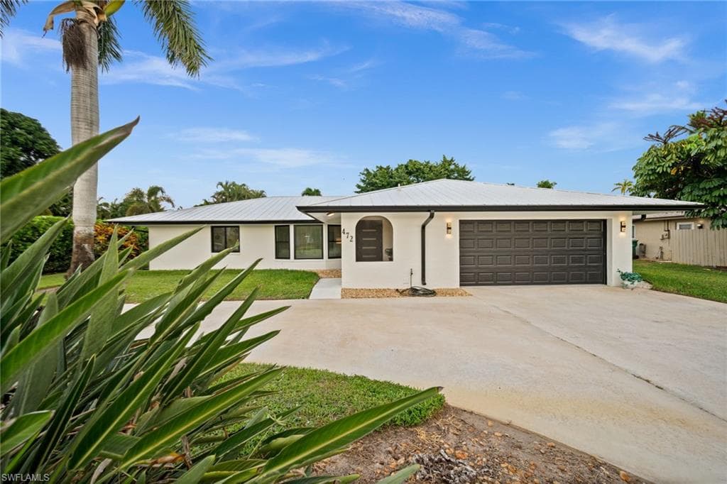 472 Palm River BLVD, NAPLES FL 34110-21