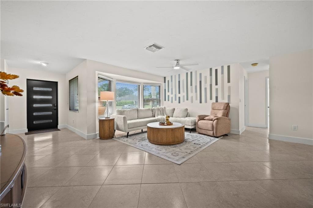 472 Palm River BLVD, NAPLES FL 34110-29