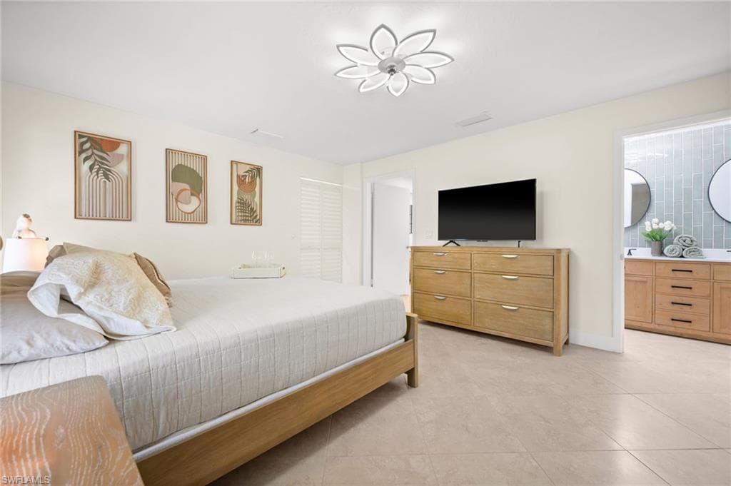 472 Palm River BLVD, NAPLES FL 34110-33