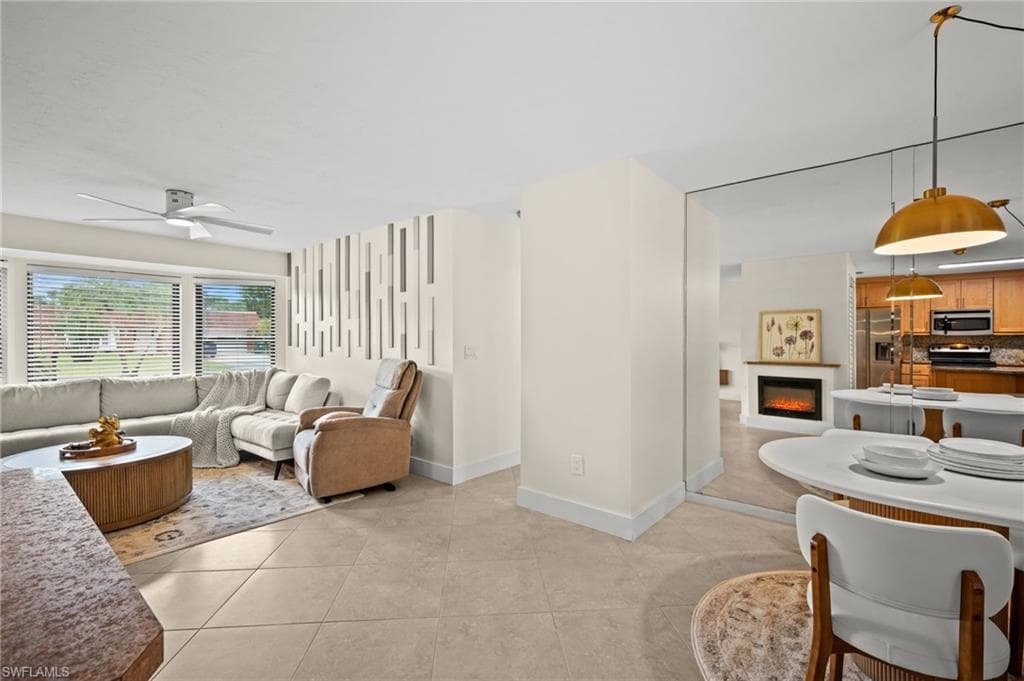 472 Palm River BLVD, NAPLES FL 34110-17