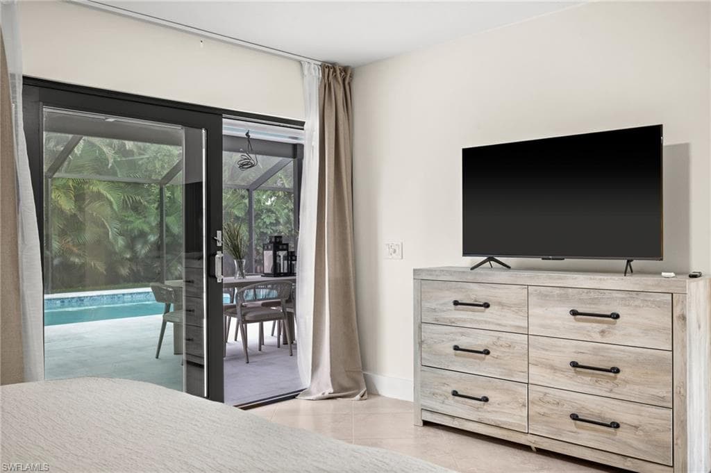 472 Palm River BLVD, NAPLES FL 34110-38