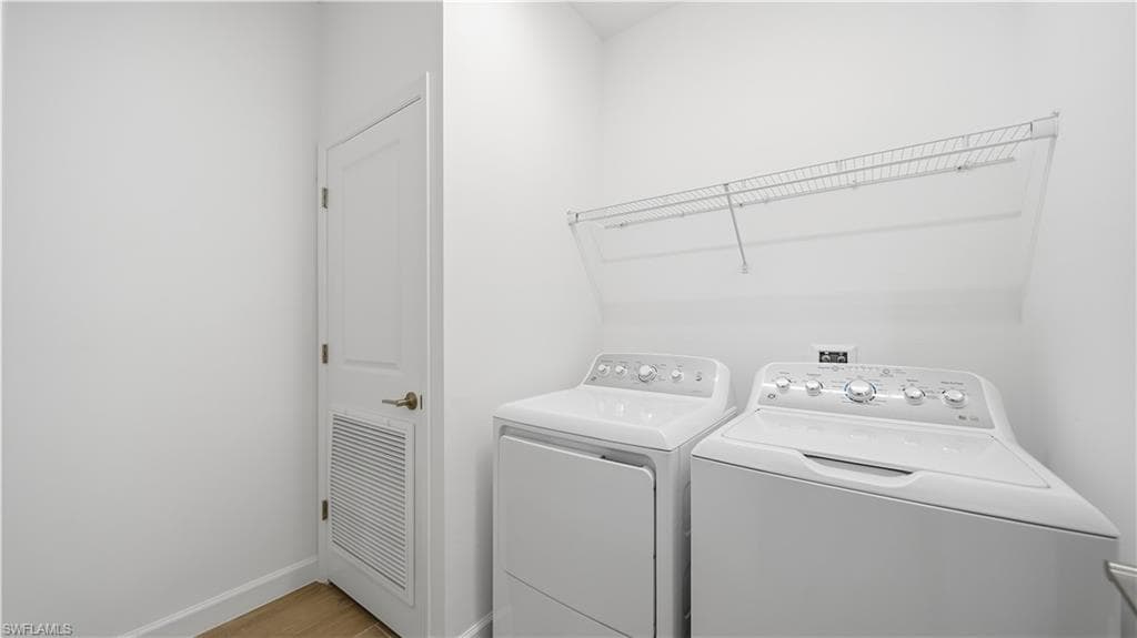 15705 Raveneli CT, FORT MYERS FL 33908-29