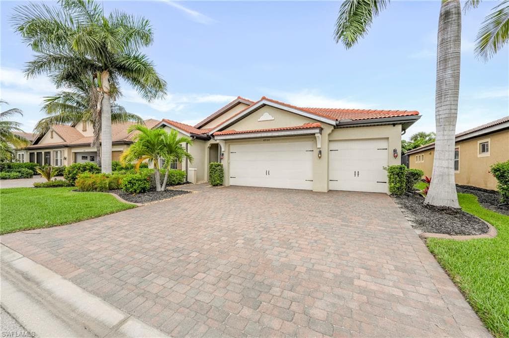 8720 Westwood Oaks PL, FORT MYERS FL 33908-2