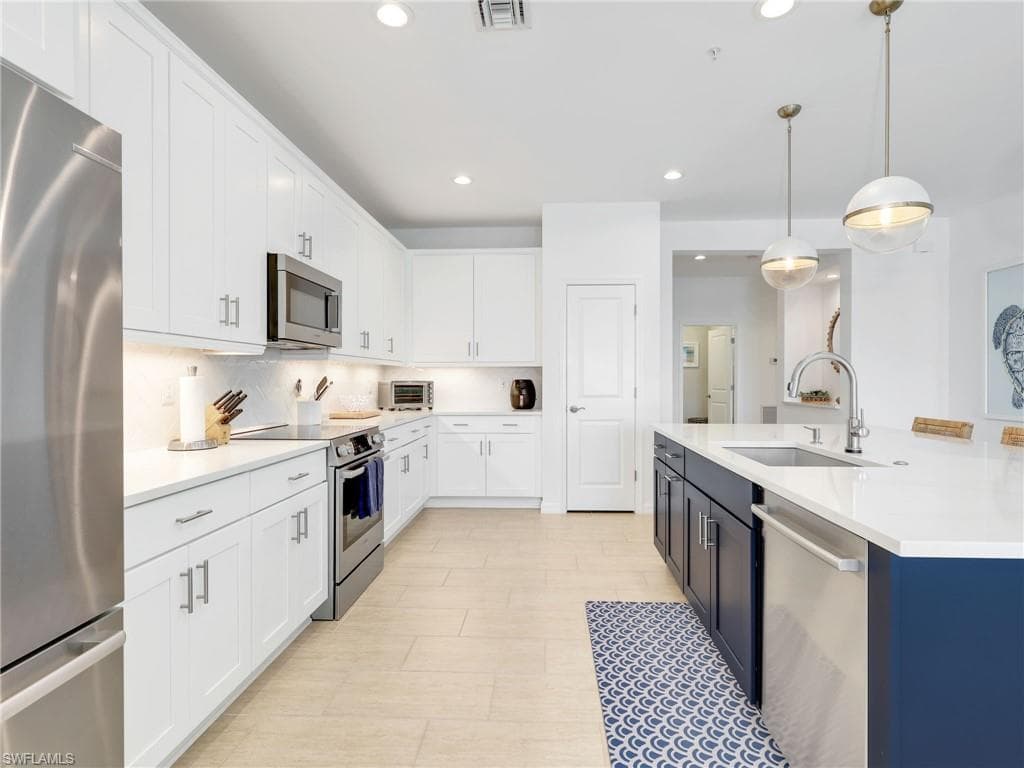 15177 Butler Lake DR # 201, NAPLES FL 34109-22