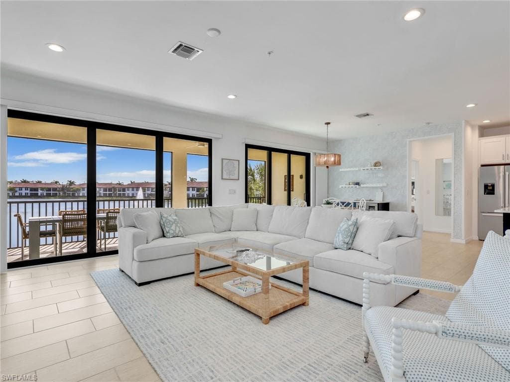 15177 Butler Lake DR # 201, NAPLES FL 34109-8