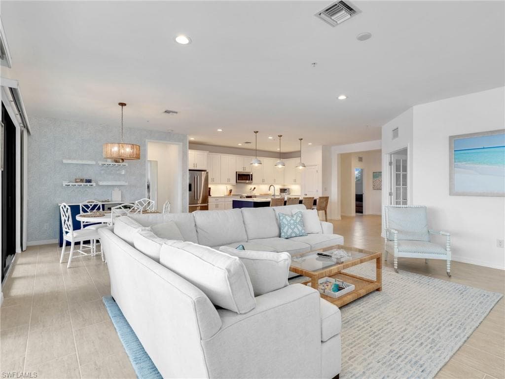 15177 Butler Lake DR # 201, NAPLES FL 34109-13