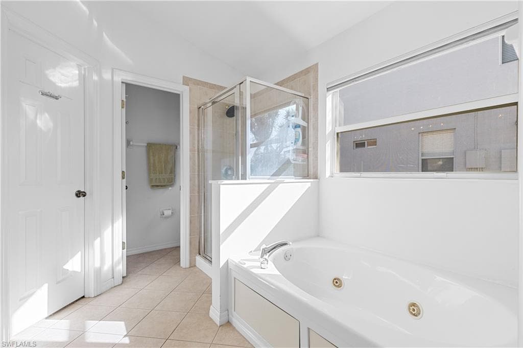 12715 Aston Oaks DR, FORT MYERS FL 33912-26