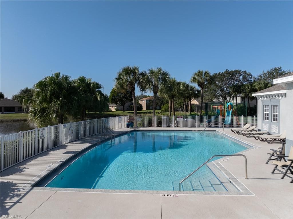 12715 Aston Oaks DR, FORT MYERS FL 33912-44
