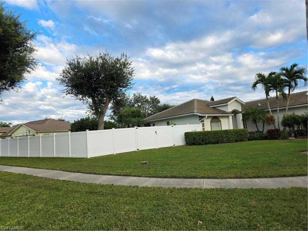 857 Summerfield DR, NAPLES FL 34120-5