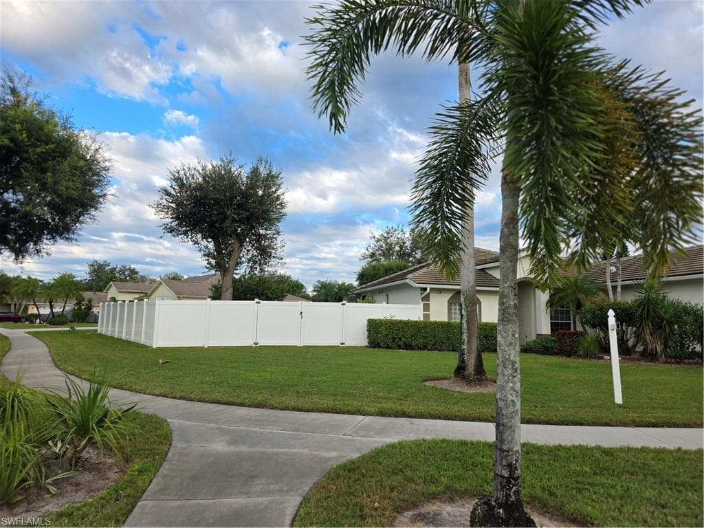 857 Summerfield DR, NAPLES FL 34120-3