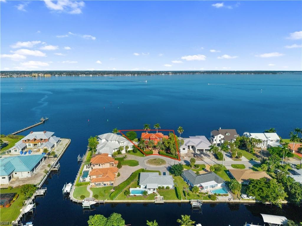 5844 Riverside LN, FORT MYERS FL 33919-1