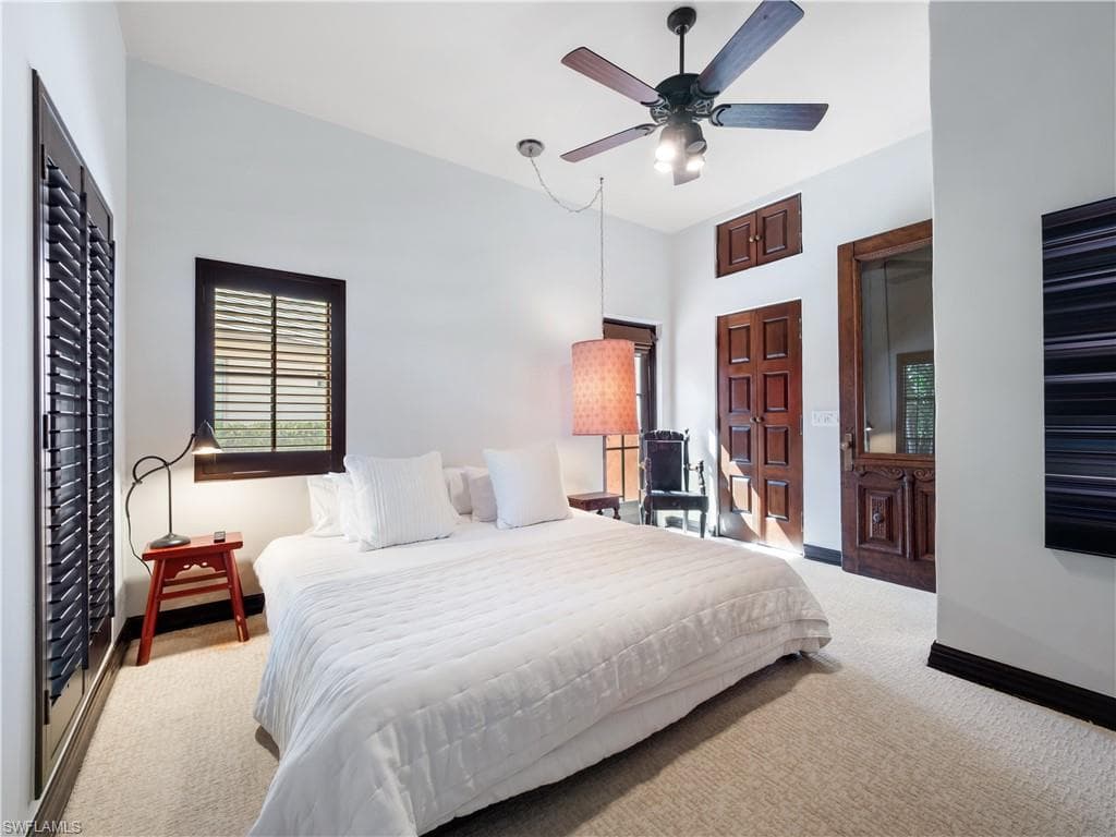 5844 Riverside LN, FORT MYERS FL 33919-21