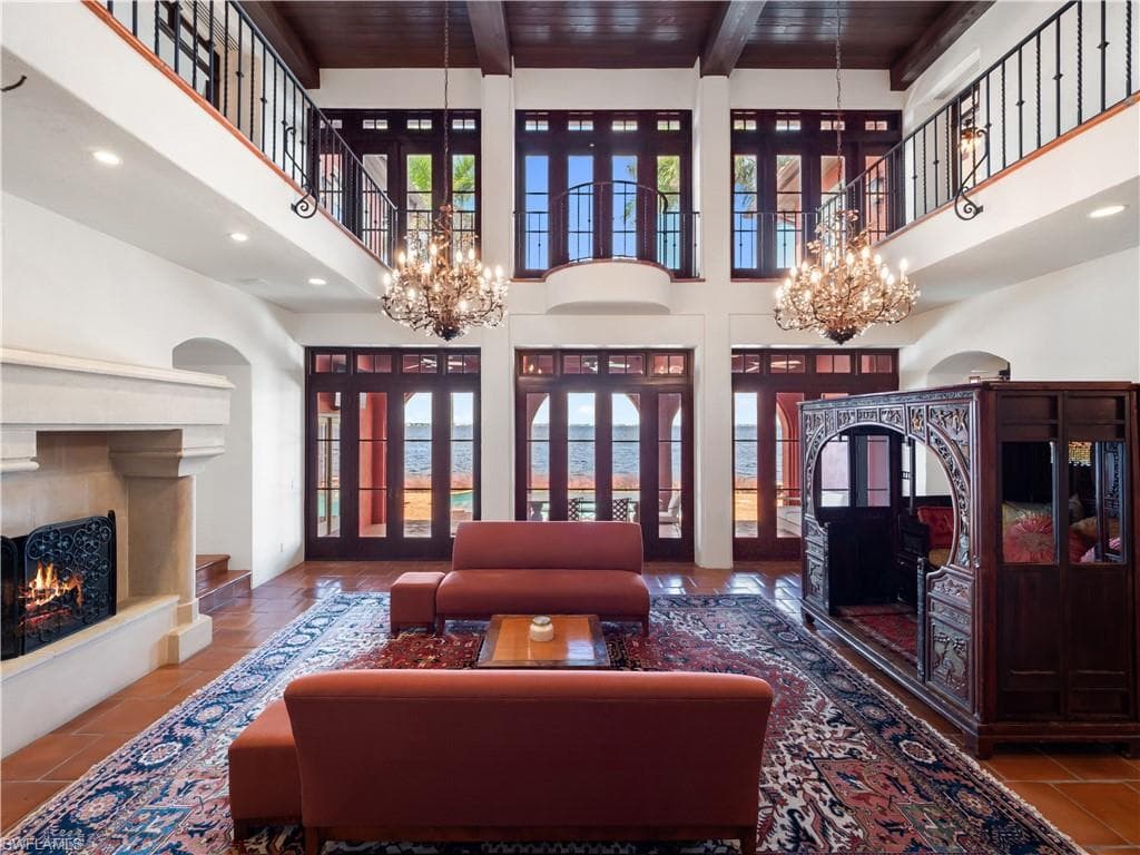 5844 Riverside LN, FORT MYERS FL 33919-9