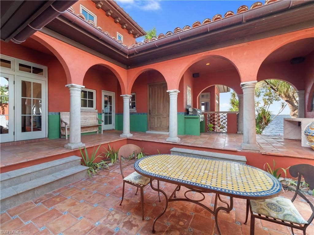 5844 Riverside LN, FORT MYERS FL 33919-48