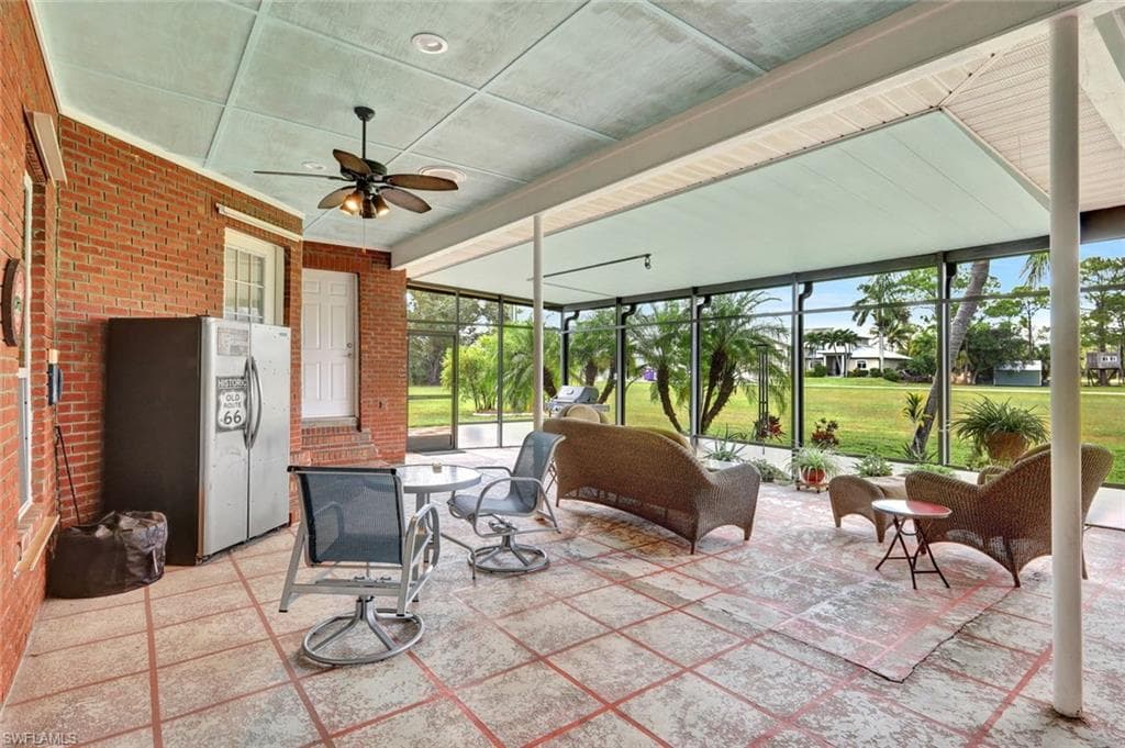 6910 Circle DR, FORT MYERS FL 33905-26