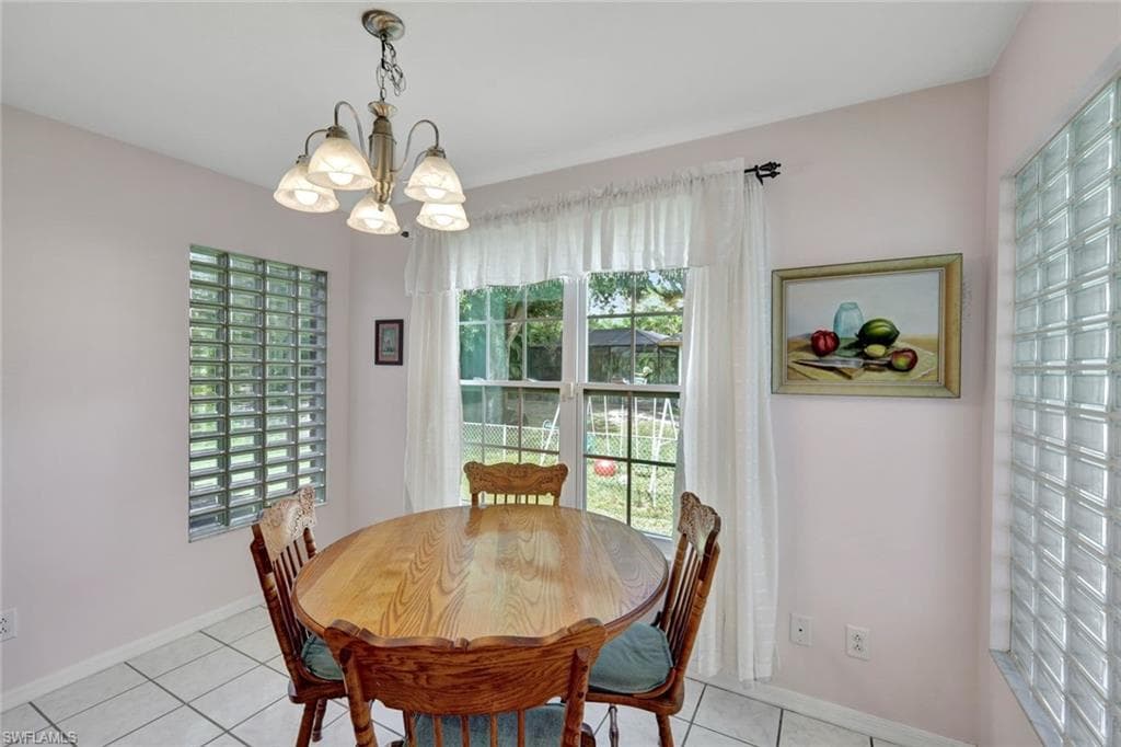 6910 Circle DR, FORT MYERS FL 33905-12