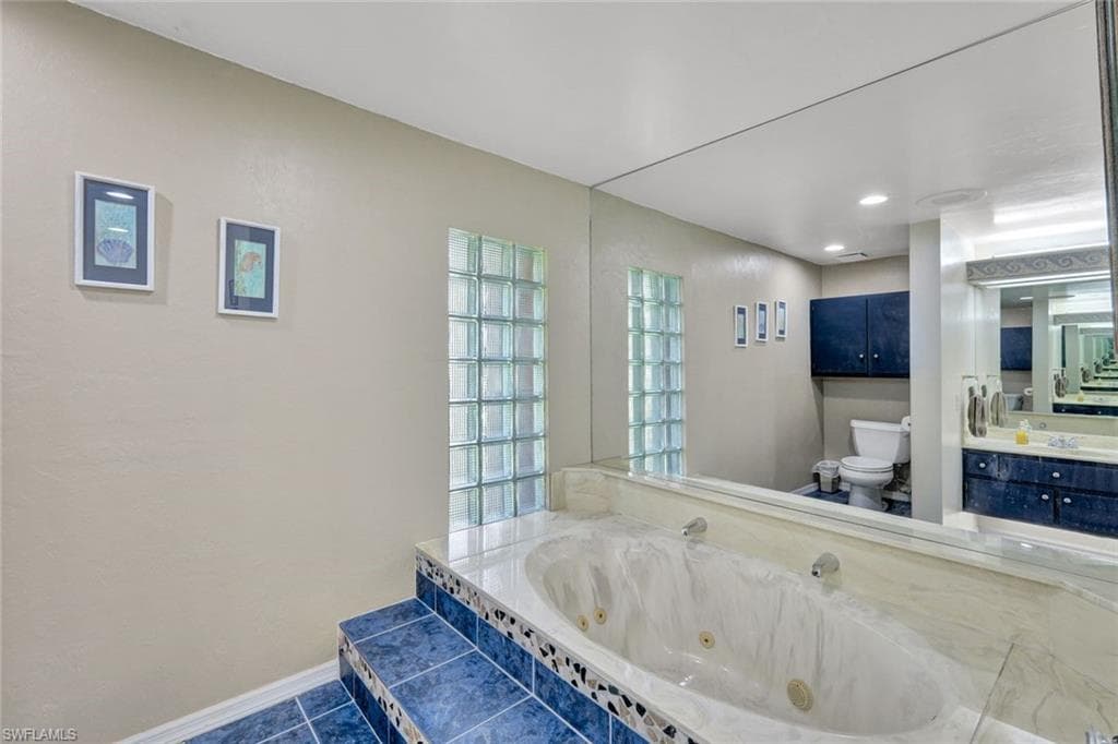 6910 Circle DR, FORT MYERS FL 33905-16