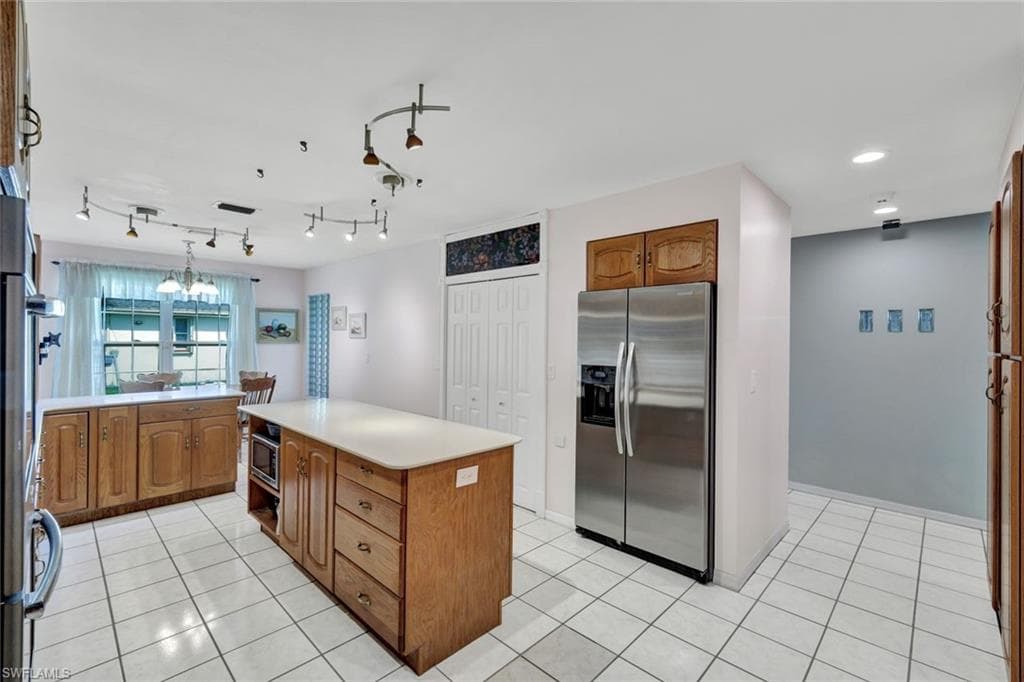6910 Circle DR, FORT MYERS FL 33905-11