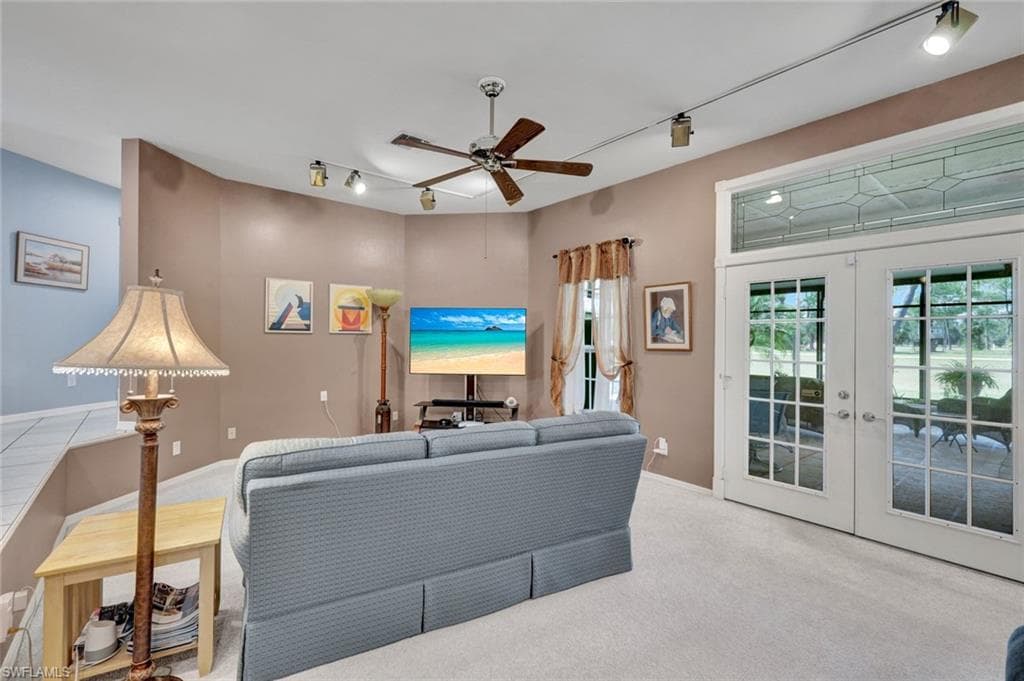 6910 Circle DR, FORT MYERS FL 33905-6