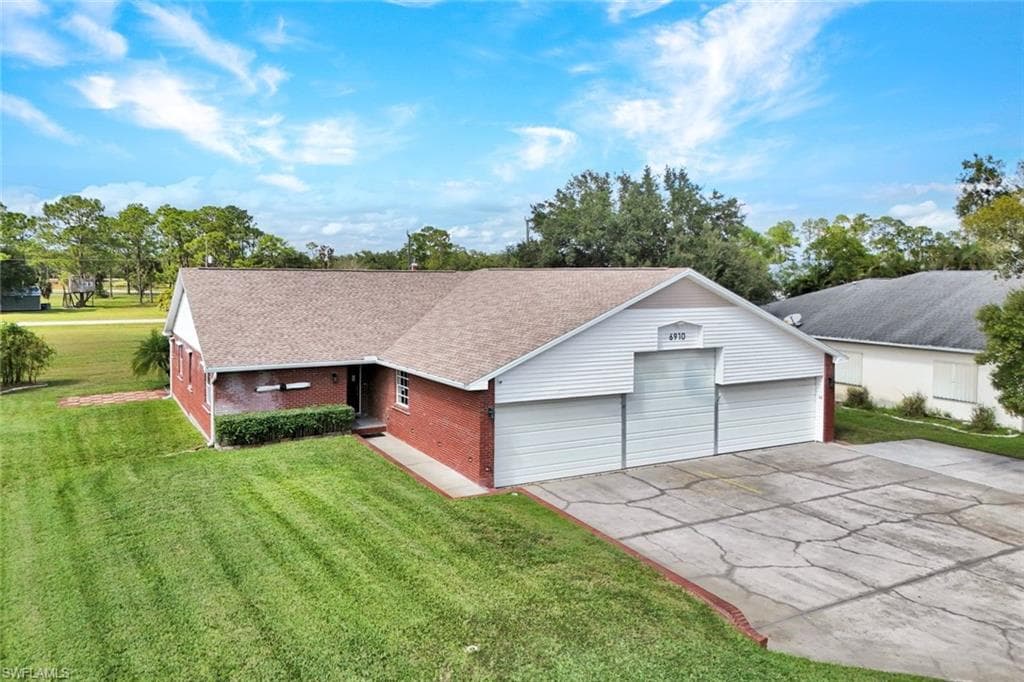 6910 Circle DR, FORT MYERS FL 33905-2