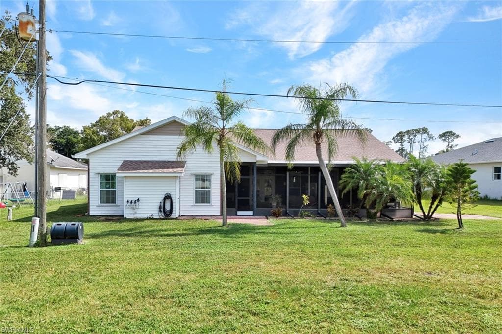6910 Circle DR, FORT MYERS FL 33905-31