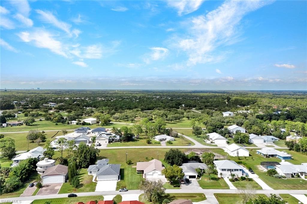 6910 Circle DR, FORT MYERS FL 33905-38