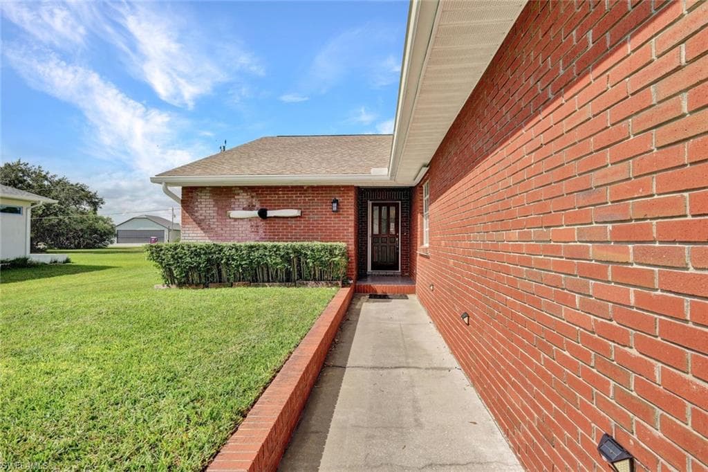 6910 Circle DR, FORT MYERS FL 33905-3