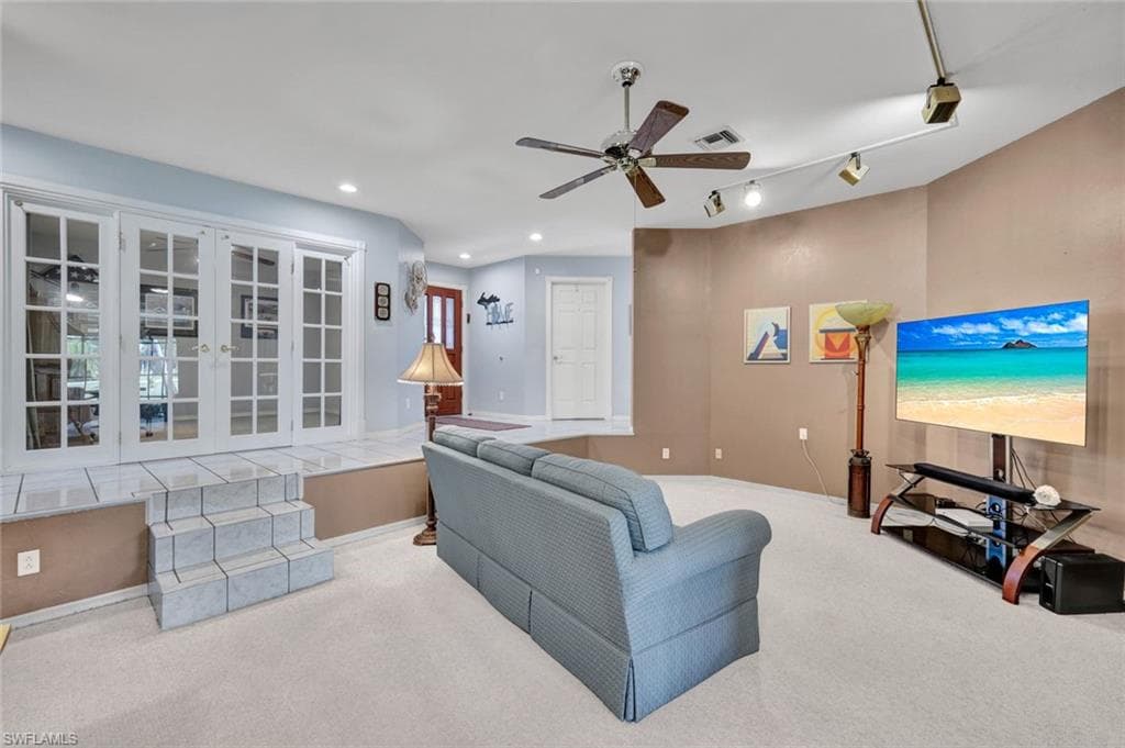 6910 Circle DR, FORT MYERS FL 33905-7