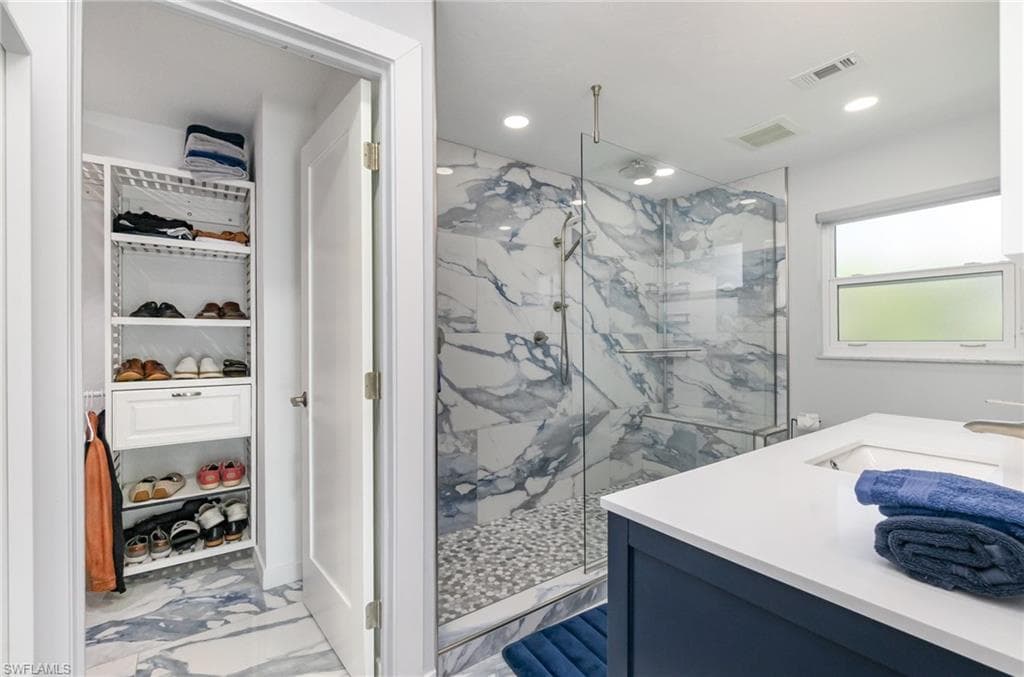 1661 Swan TER, NORTH FORT MYERS FL 33903-21