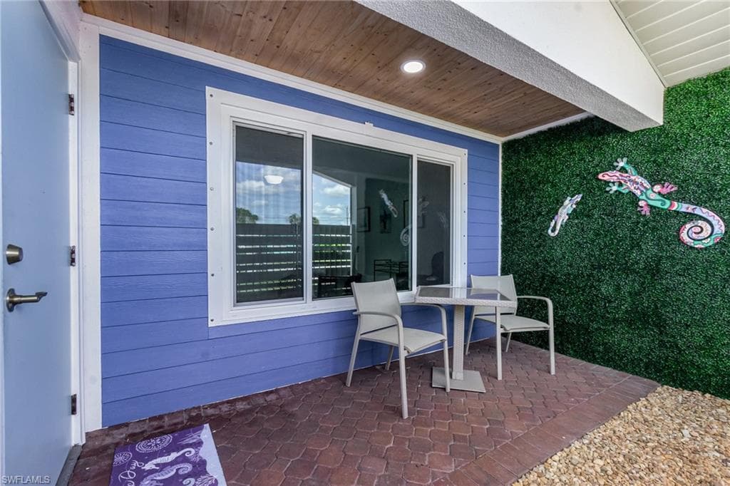 1661 Swan TER, NORTH FORT MYERS FL 33903-6