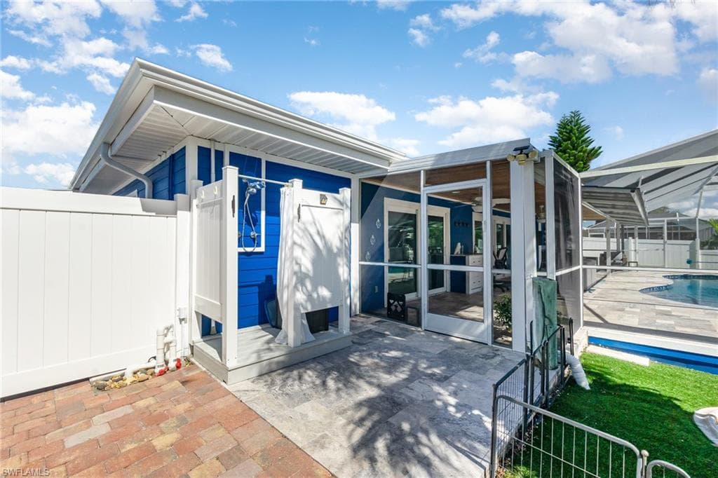 1661 Swan TER, NORTH FORT MYERS FL 33903-32