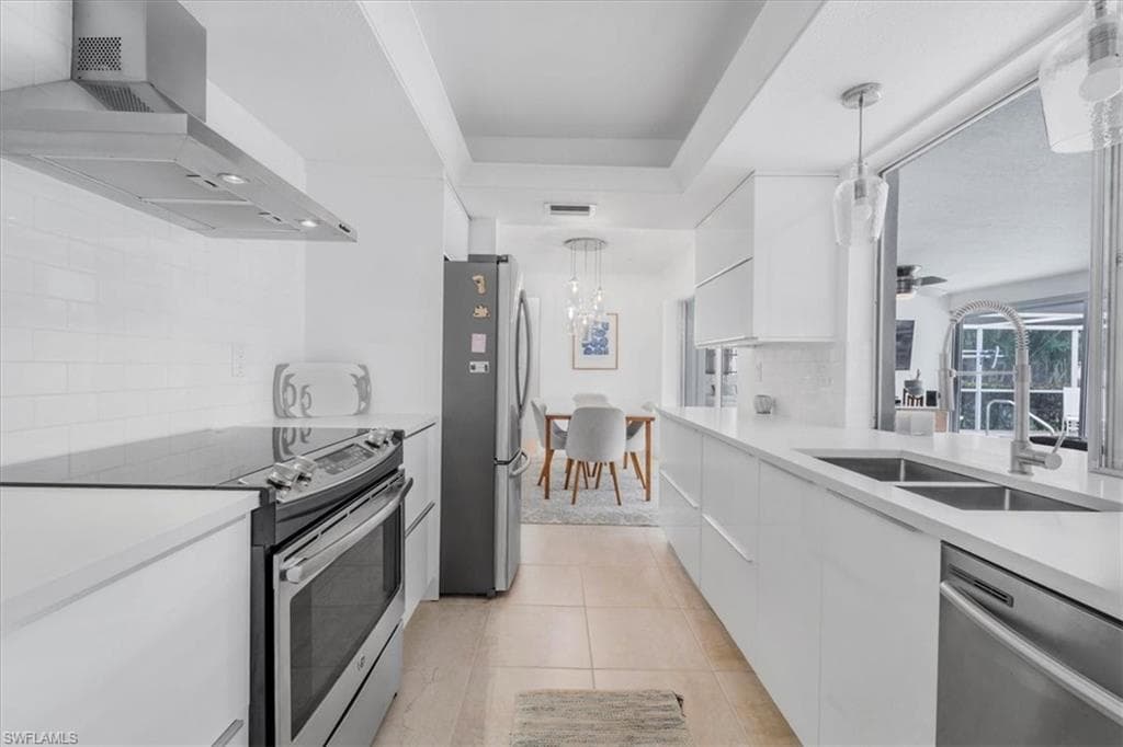 3908 SE 16th PL, CAPE CORAL FL 33904-15