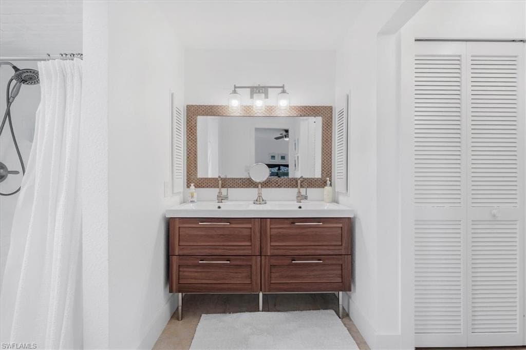 3908 SE 16th PL, CAPE CORAL FL 33904-21