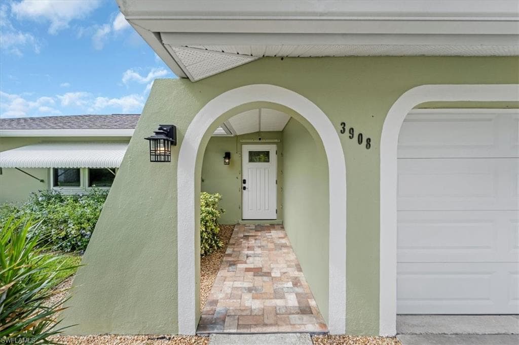 3908 SE 16th PL, CAPE CORAL FL 33904-4