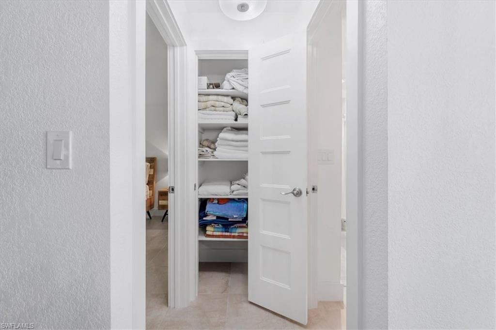 3908 SE 16th PL, CAPE CORAL FL 33904-23