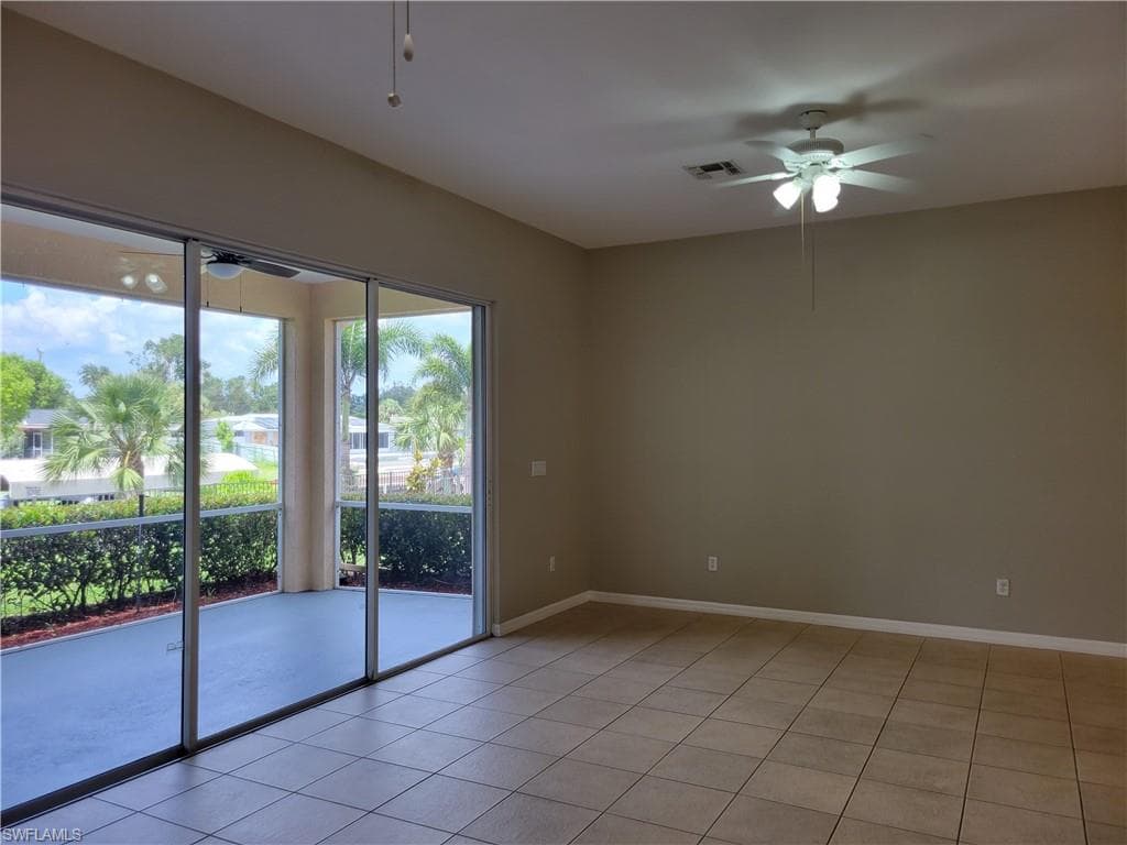 9358 Palm Island CIR, NORTH FORT MYERS FL 33903-12