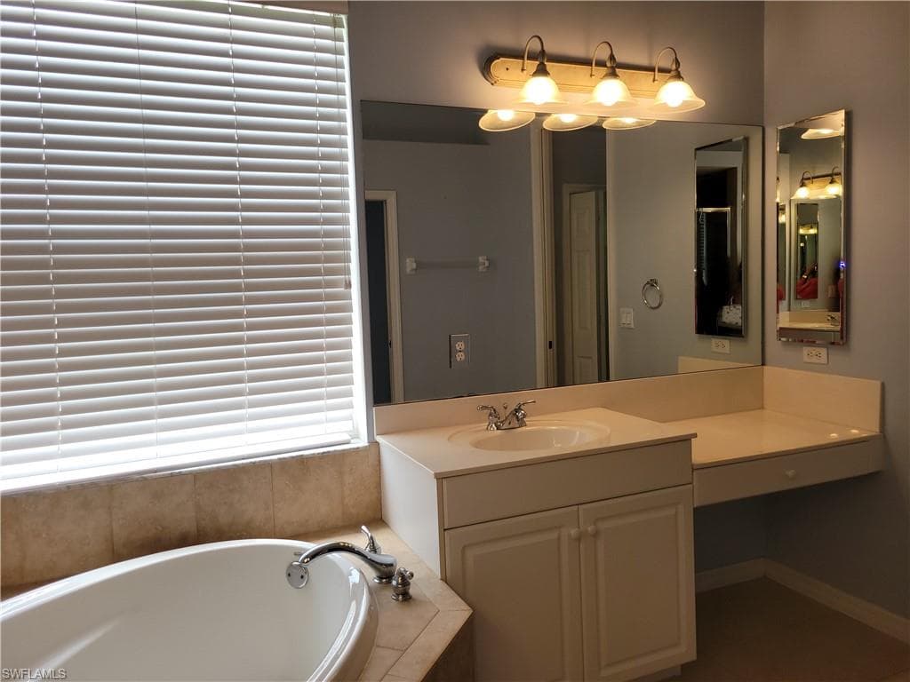 9358 Palm Island CIR, NORTH FORT MYERS FL 33903-15
