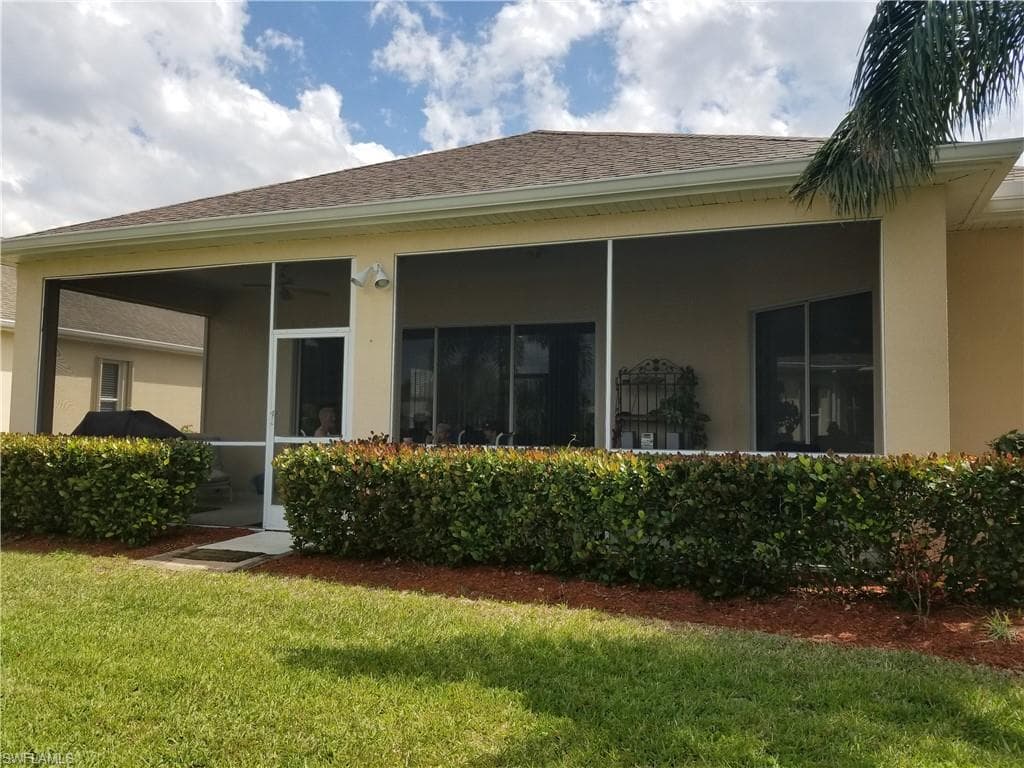 9358 Palm Island CIR, NORTH FORT MYERS FL 33903-3