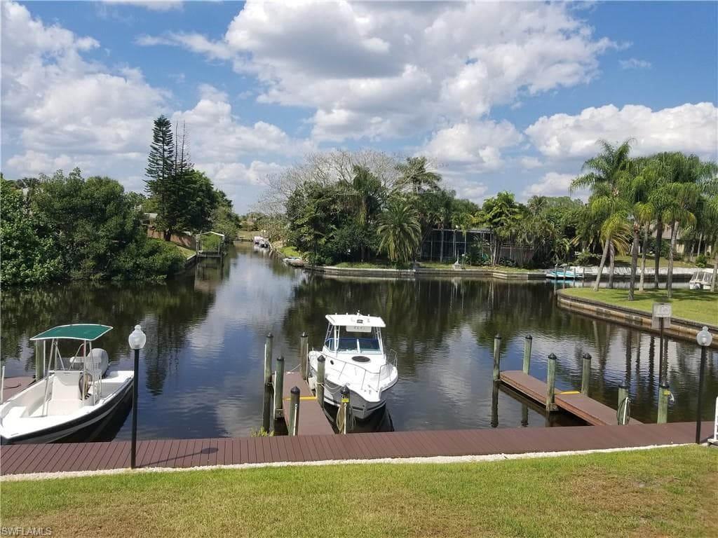 9358 Palm Island CIR, NORTH FORT MYERS FL 33903-24