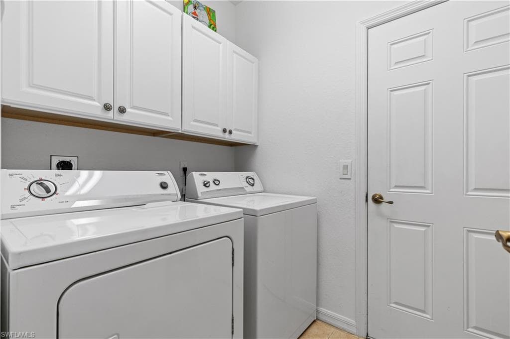 3569 Malagrotta CIR, CAPE CORAL FL 33909-25