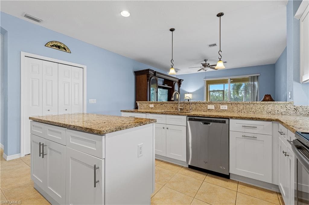 3569 Malagrotta CIR, CAPE CORAL FL 33909-9