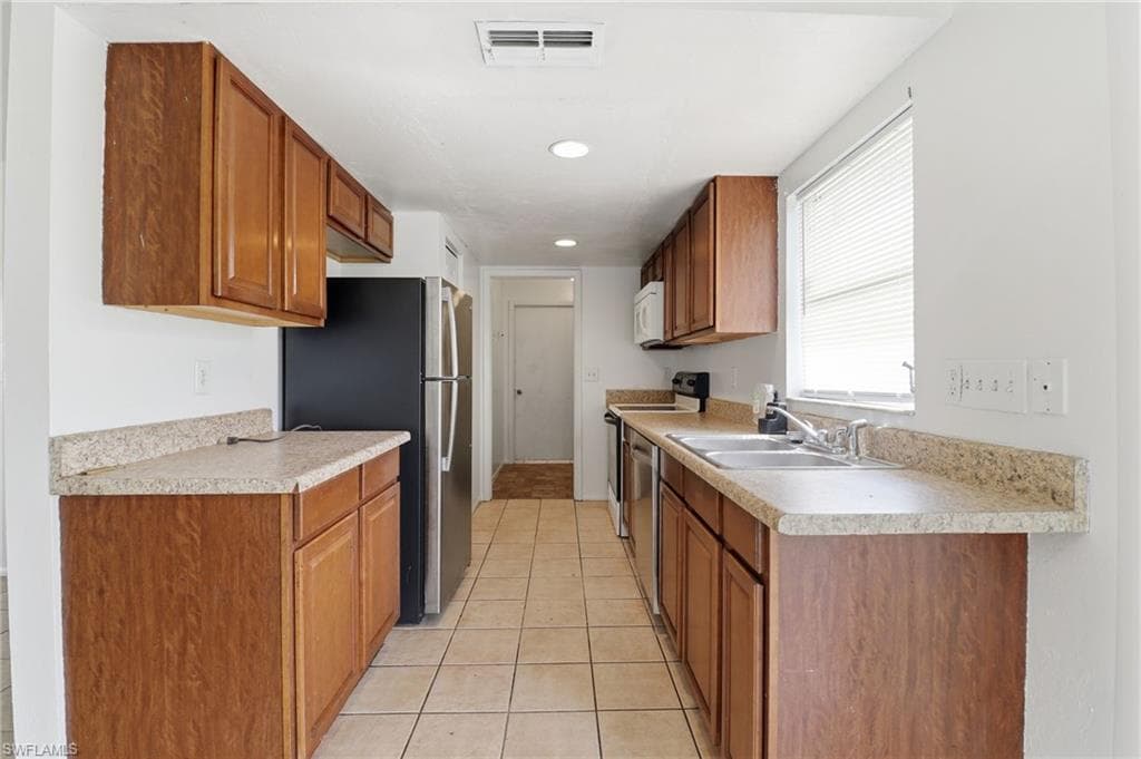 3301 2nd ST W, LEHIGH ACRES FL 33971-4