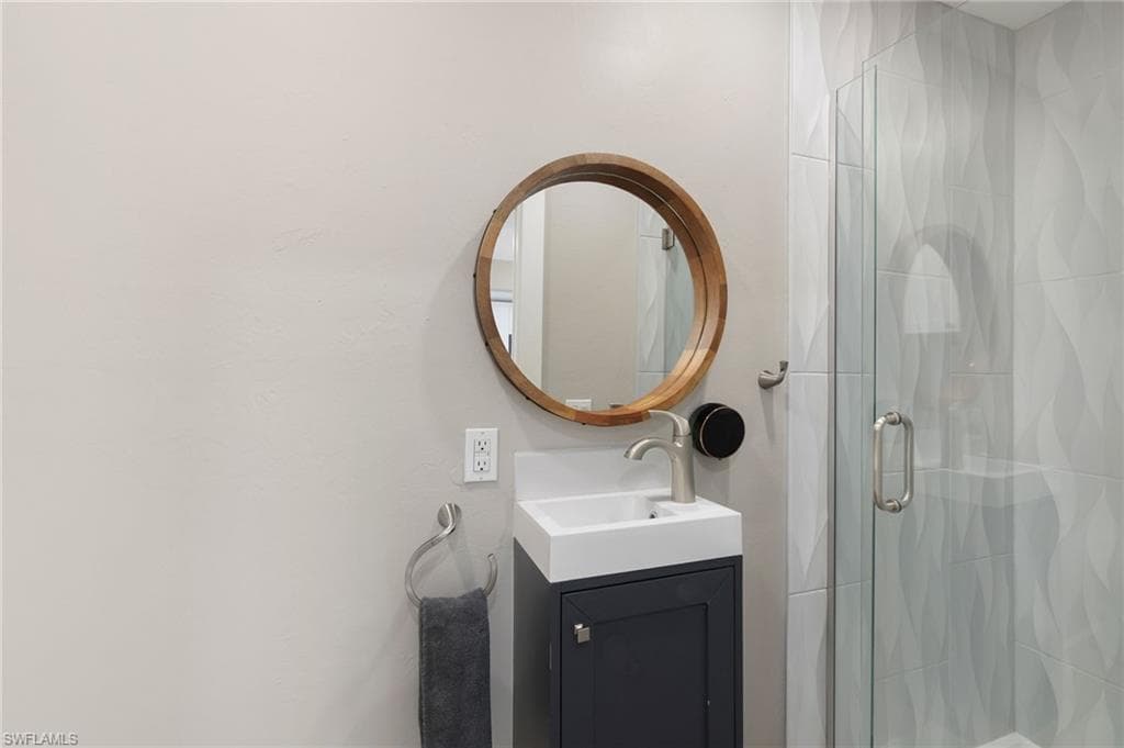 5100 Harborage DR, FORT MYERS FL 33908-22